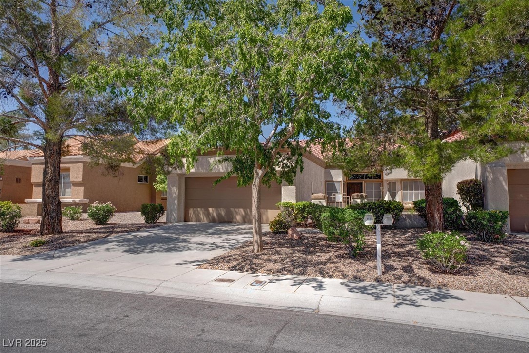 Properties 2 2541 Desert Glen Drive