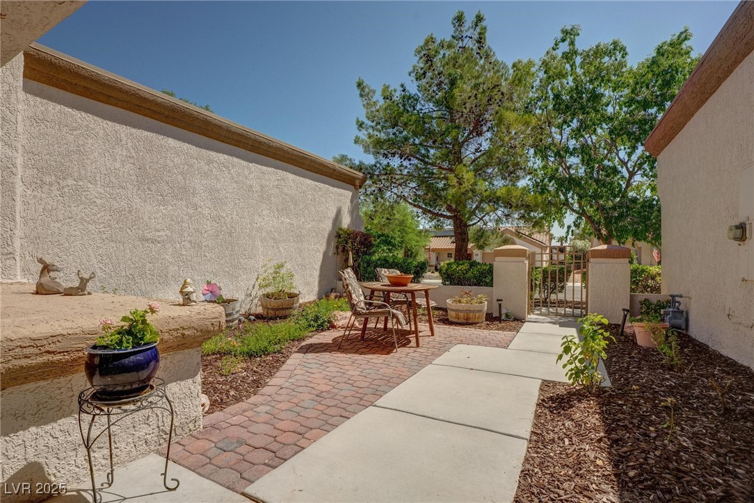 Properties 4 2541 Desert Glen Drive