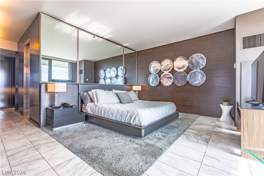4381 W FLAMINGO Road 25301