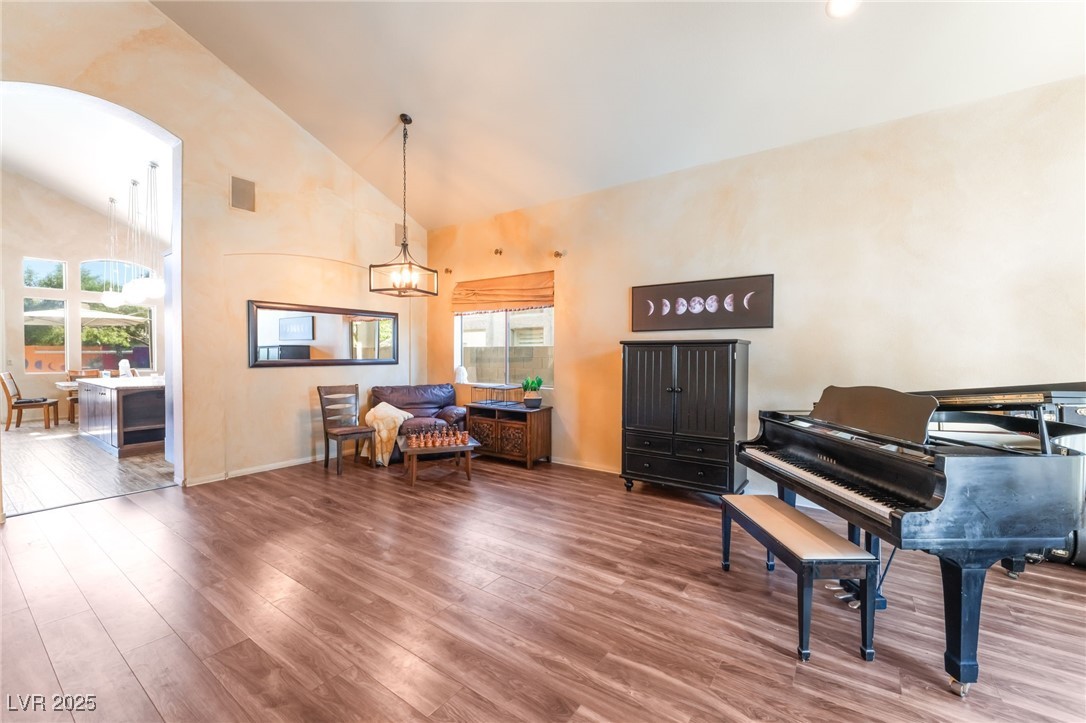 2766 Glen Port Street