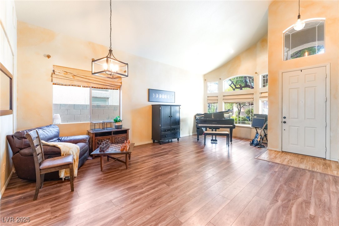 2766 Glen Port Street