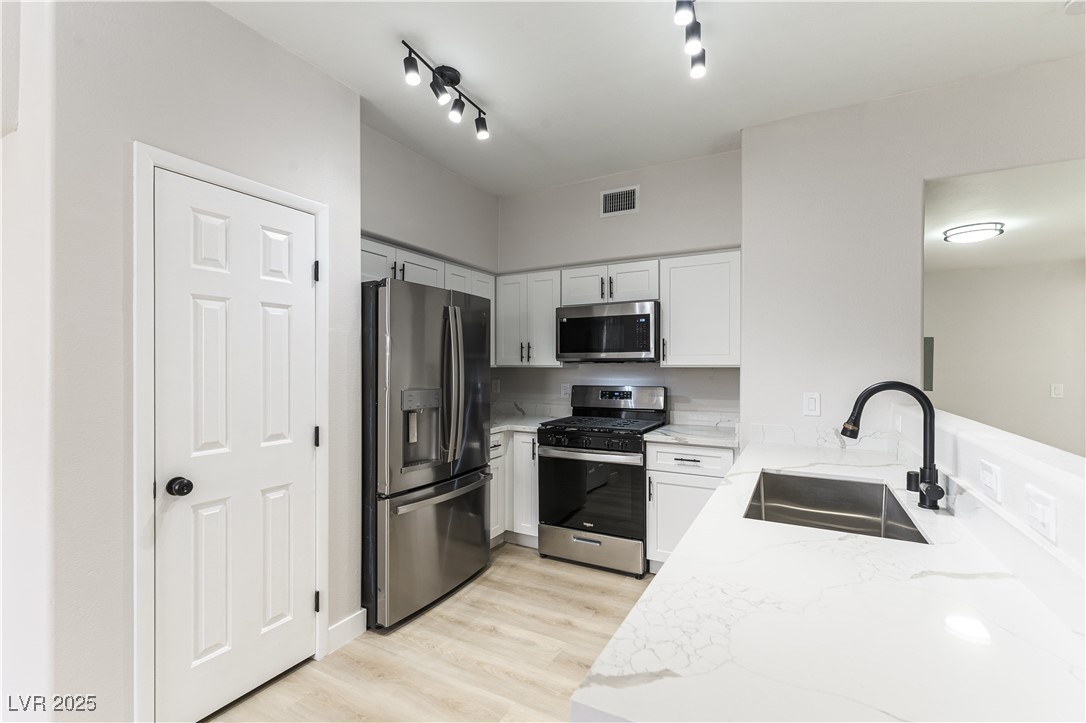 9303 Gilcrease Avenue 1215