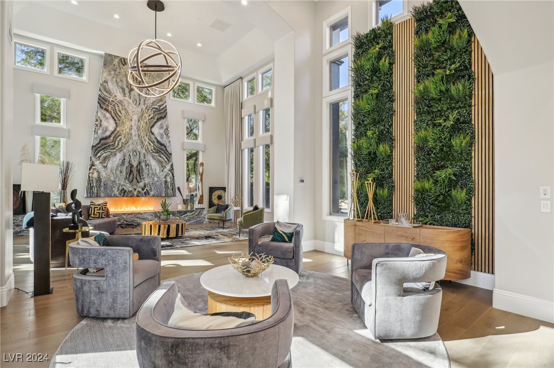 5 Wood Creek Court