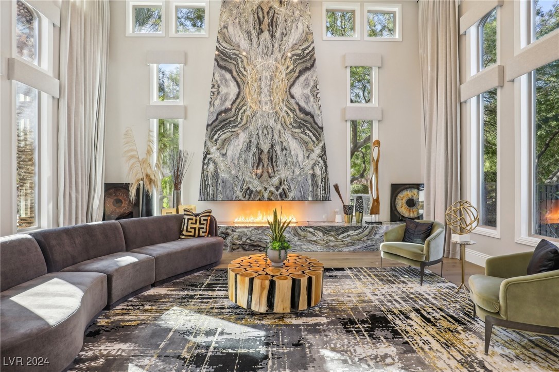 5 Wood Creek Court