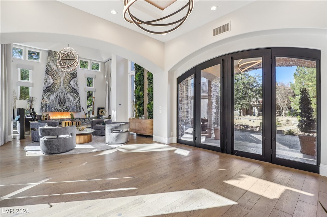 5 Wood Creek Court