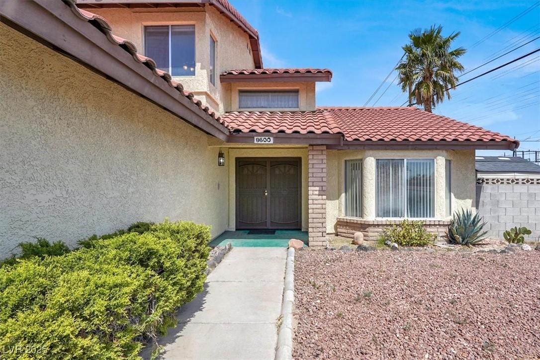 8600 Soneto Lane