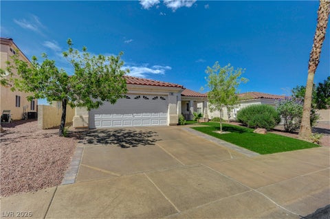 Photo of 740 Camino Del Ray, Henderson, NV 89012 (MLS # 2806507)