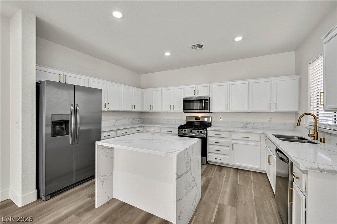 709 E La Madre Way