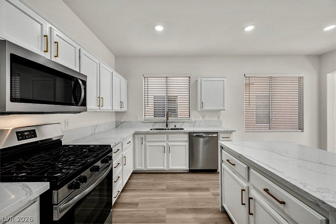709 E La Madre Way