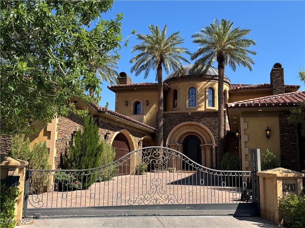 Photo of 1800 Amarone Way, Henderson, NV 89012 (MLS # 2690107)