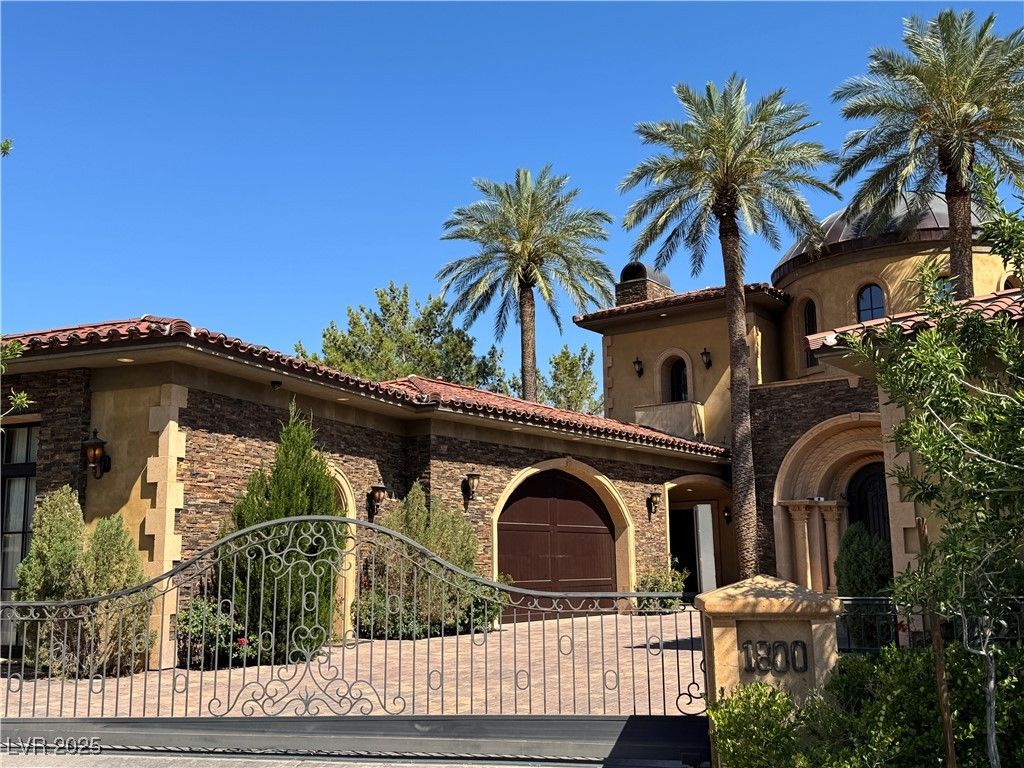 Photo of 1800 Amarone Way, Henderson, NV 89012 (MLS # 2690107)