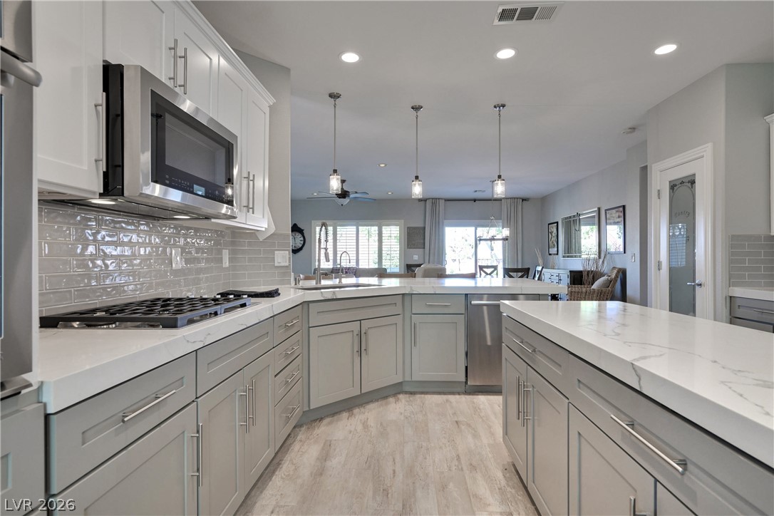 2211 Twin Falls Drive