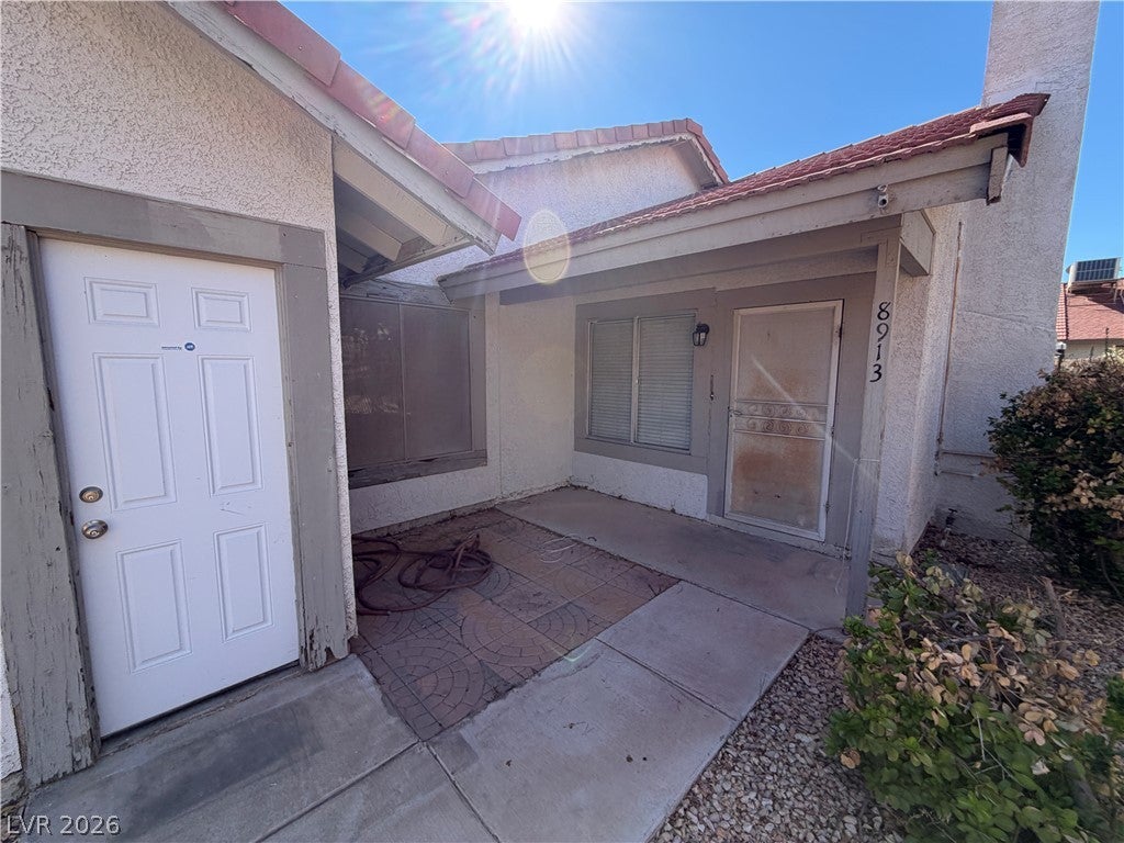 8913 BORLA Drive