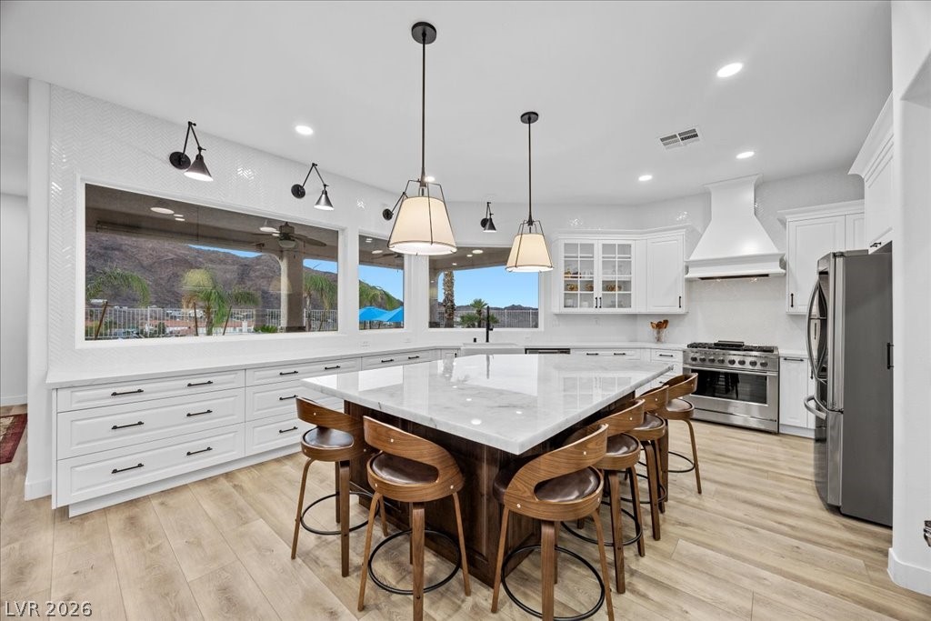 805 Lake Hill Drive