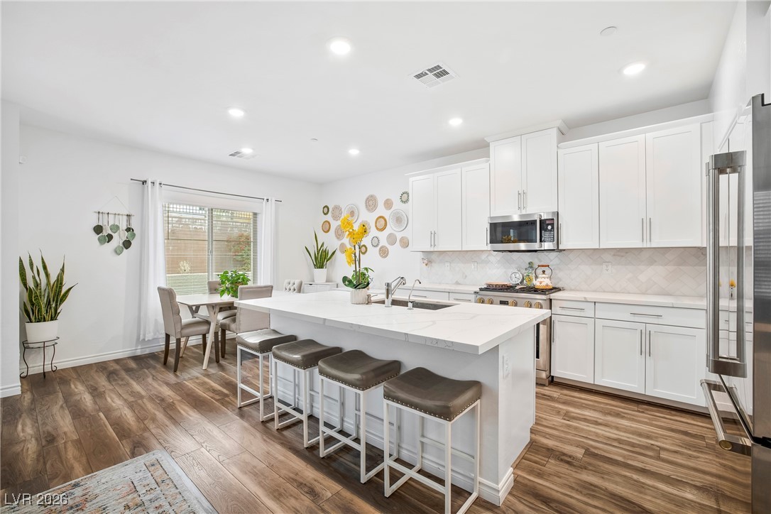 Properties 2 600 N Carriage Hill Drive 1045