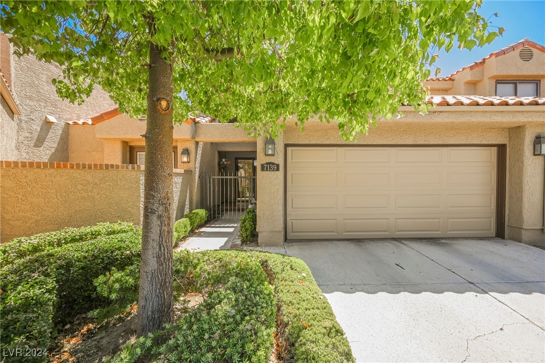 View Las Vegas, NV 89113 townhome