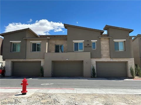 Townhouse For Rent - 600 N Carriage Hill Drive #1043<br/> Clark County, Las Vegas, NV 89138