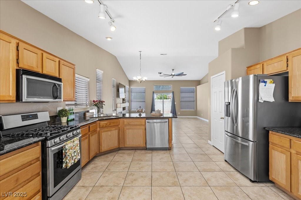 Las Vegas, Nevada 89130, United States, 3 Bedrooms Bedrooms, ,2 BathroomsBathrooms,Residential,Active,193515