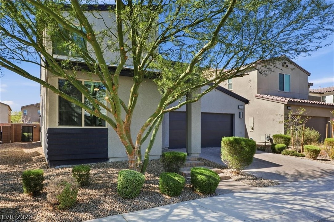6933 Boulder View Street