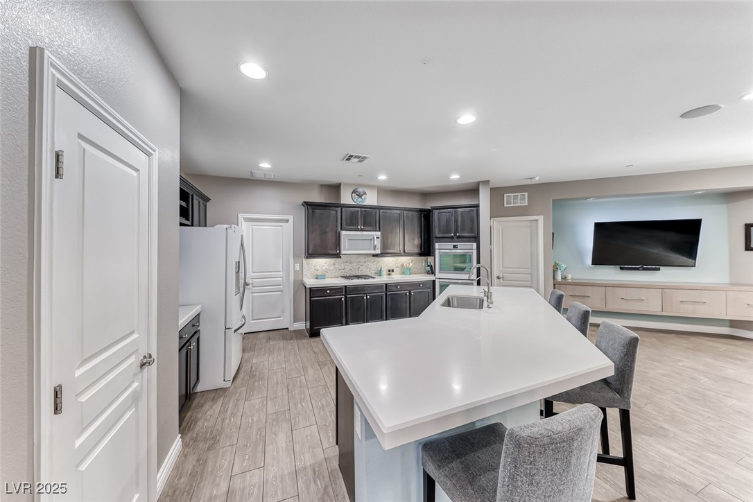 689 Silver Pearl Street, Henderson, Nevada image 18