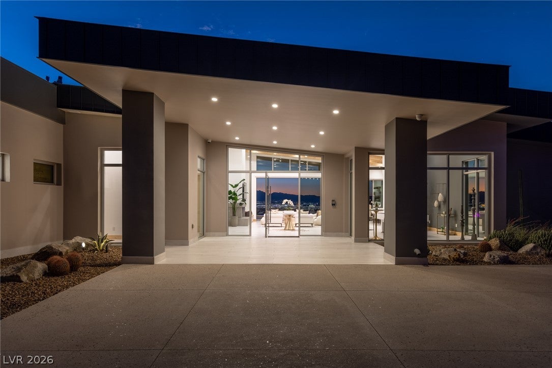 672 Overlook Rim Drive