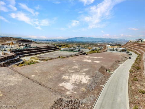 Photo of 31 Boulderback Drive, Henderson, NV 89012 (MLS # 2578391)