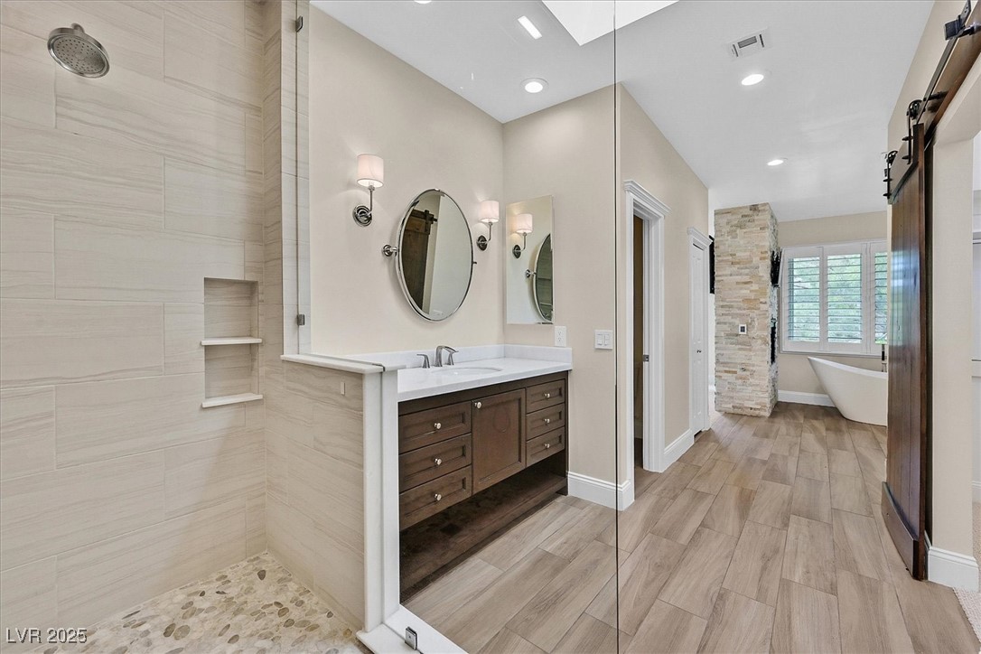 Las Vegas, Nevada 89117, United States, 4 Bedrooms Bedrooms, ,3 BathroomsBathrooms,Residential,Active,3969