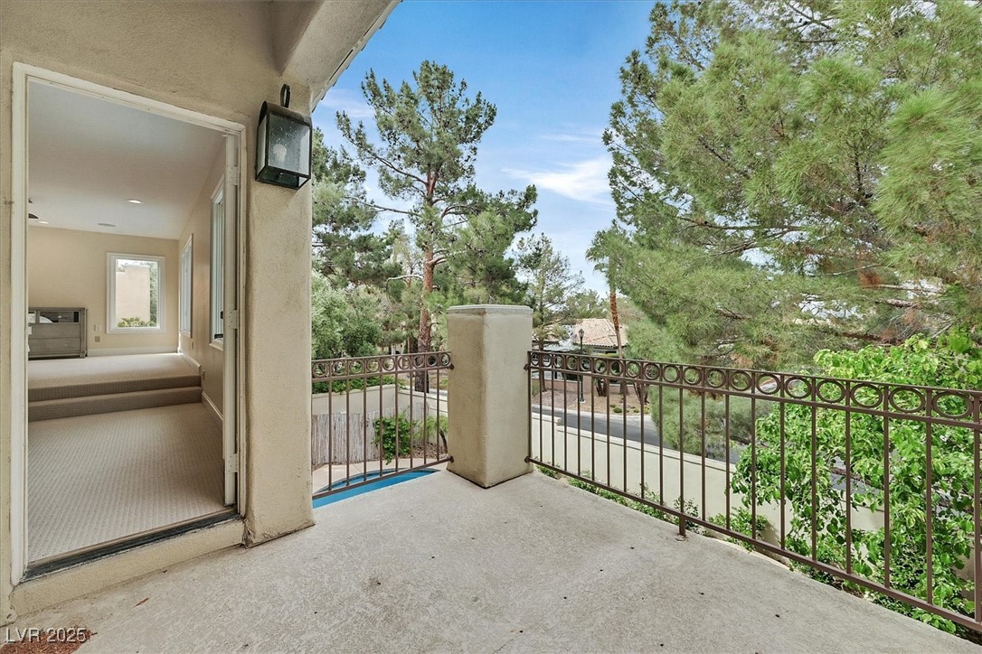 Las Vegas, Nevada 89117, United States, 4 Bedrooms Bedrooms, ,3 BathroomsBathrooms,Residential,Active,3969