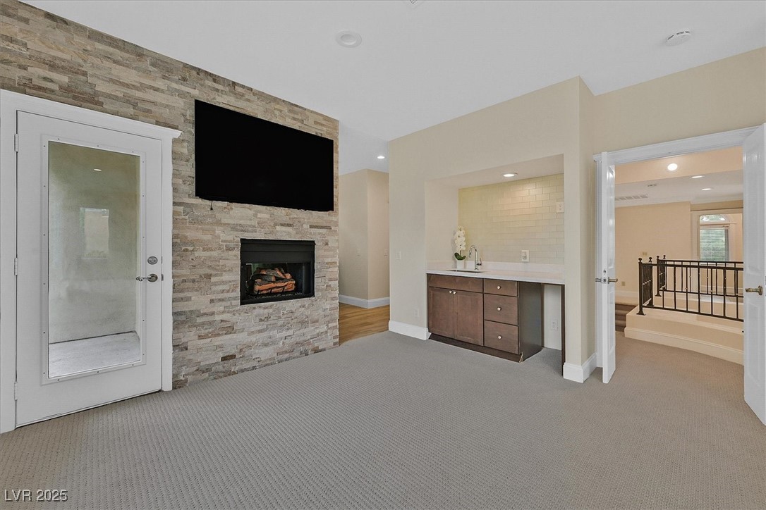 Las Vegas, Nevada 89117, United States, 4 Bedrooms Bedrooms, ,3 BathroomsBathrooms,Residential,Active,3969