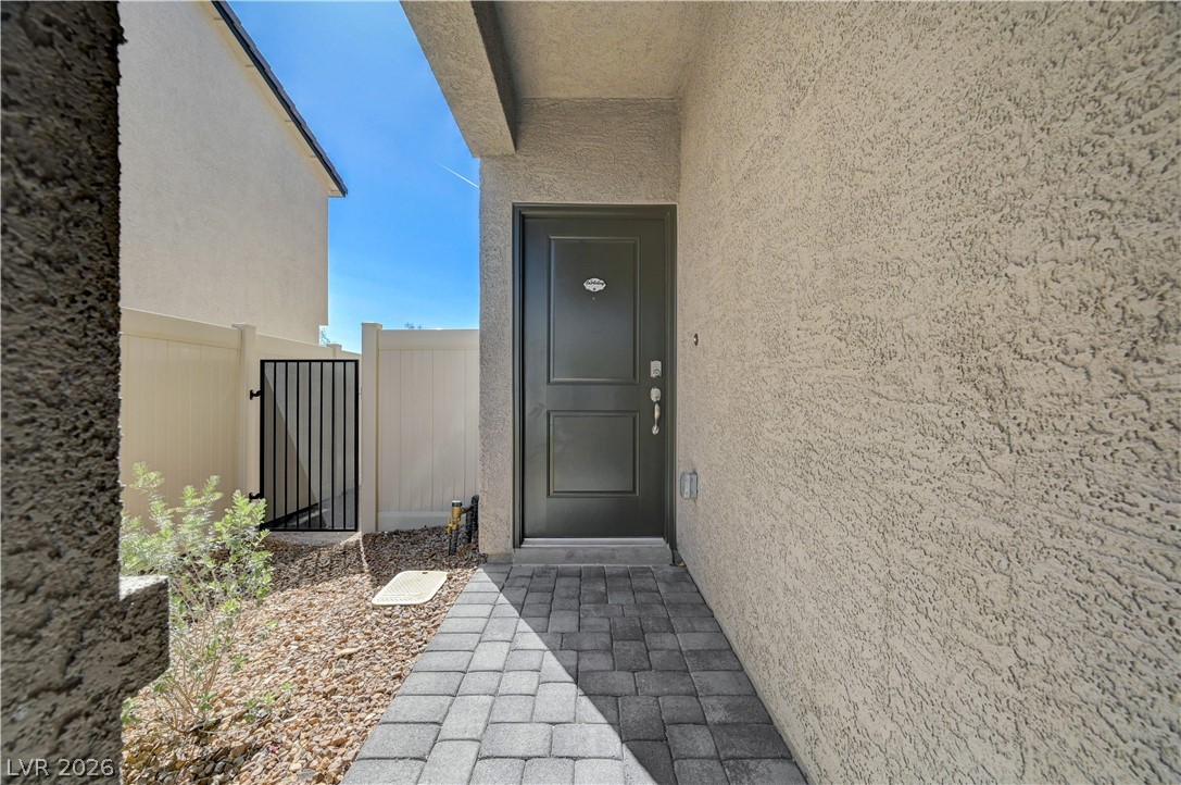 6545 Cinnamon Hazlenut Street