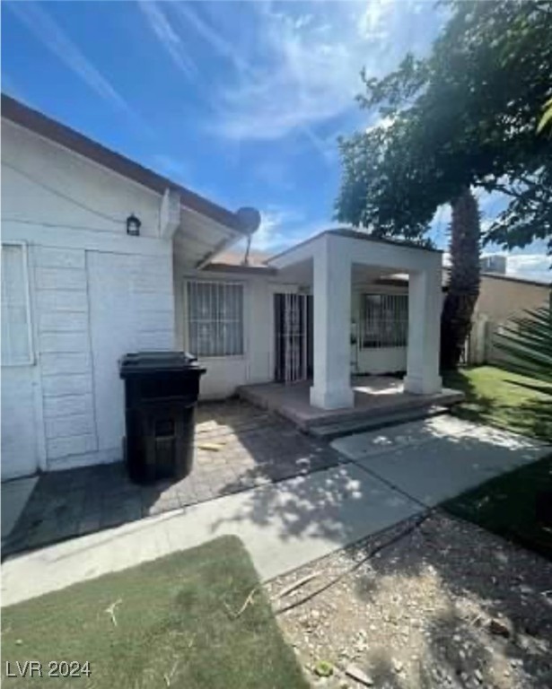 2932 Demetrius Avenue