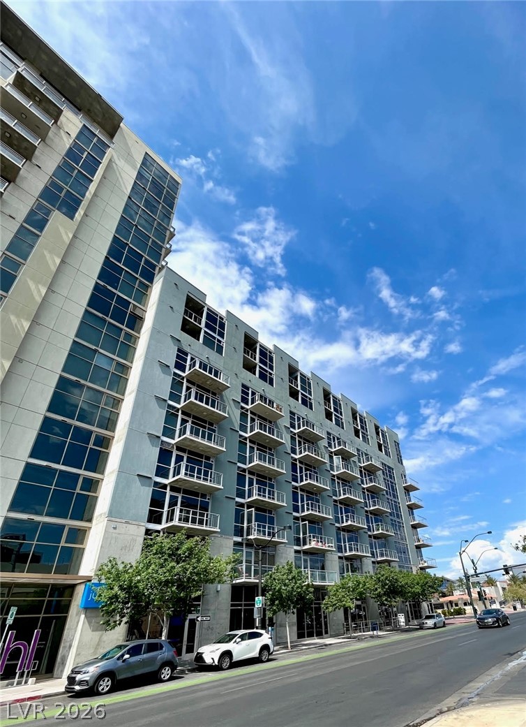 353 E Bonneville Avenue 743