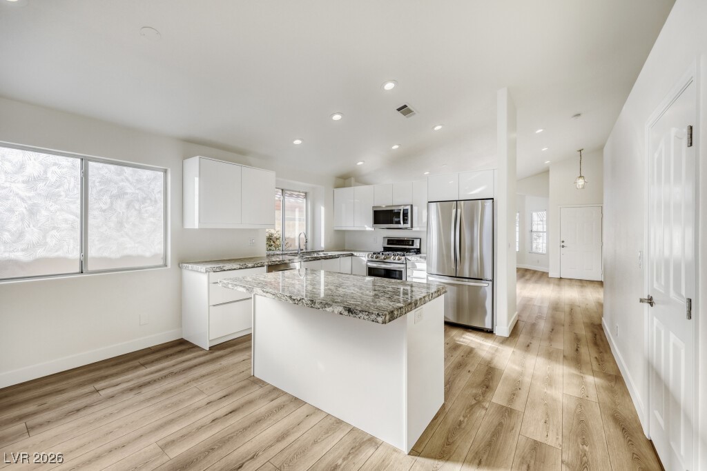 2104 Cimarron Hill Drive