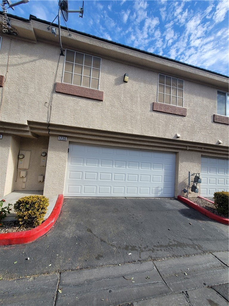 1236 DUSTY CREEK Street n/a