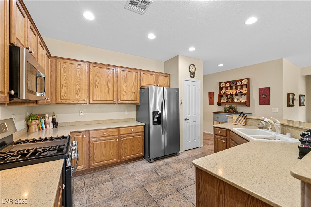 2467 Moonlight Valley Avenue, Henderson, Nevada image 13