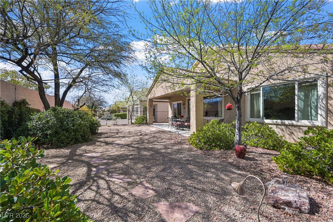 2467 Moonlight Valley Avenue, Henderson, Nevada image 4