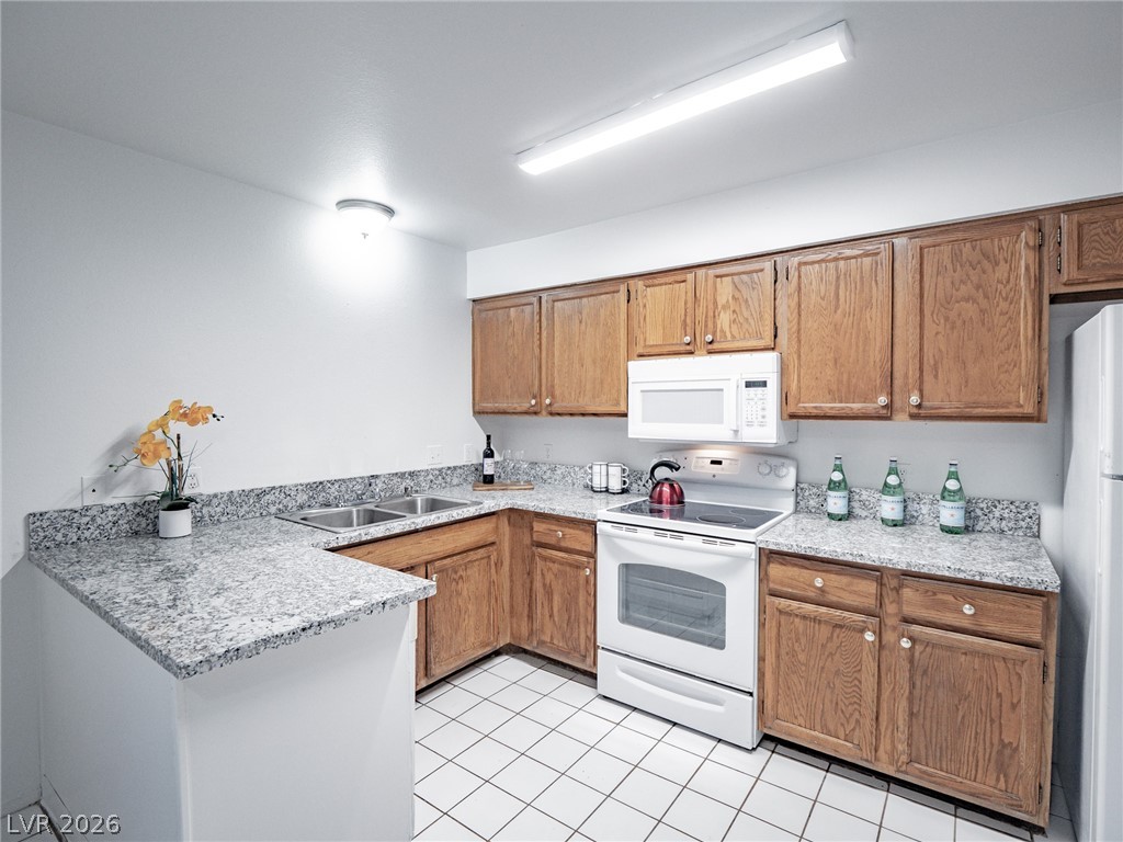 Photo 1 of 21 — 825 Hedge Way 2, Las Vegas, NV 89110