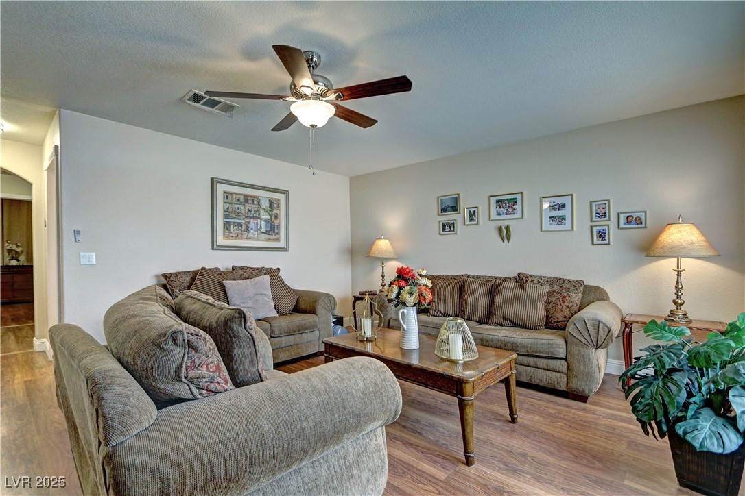 614 Ravenglen Drive, Las Vegas, Nevada image 15