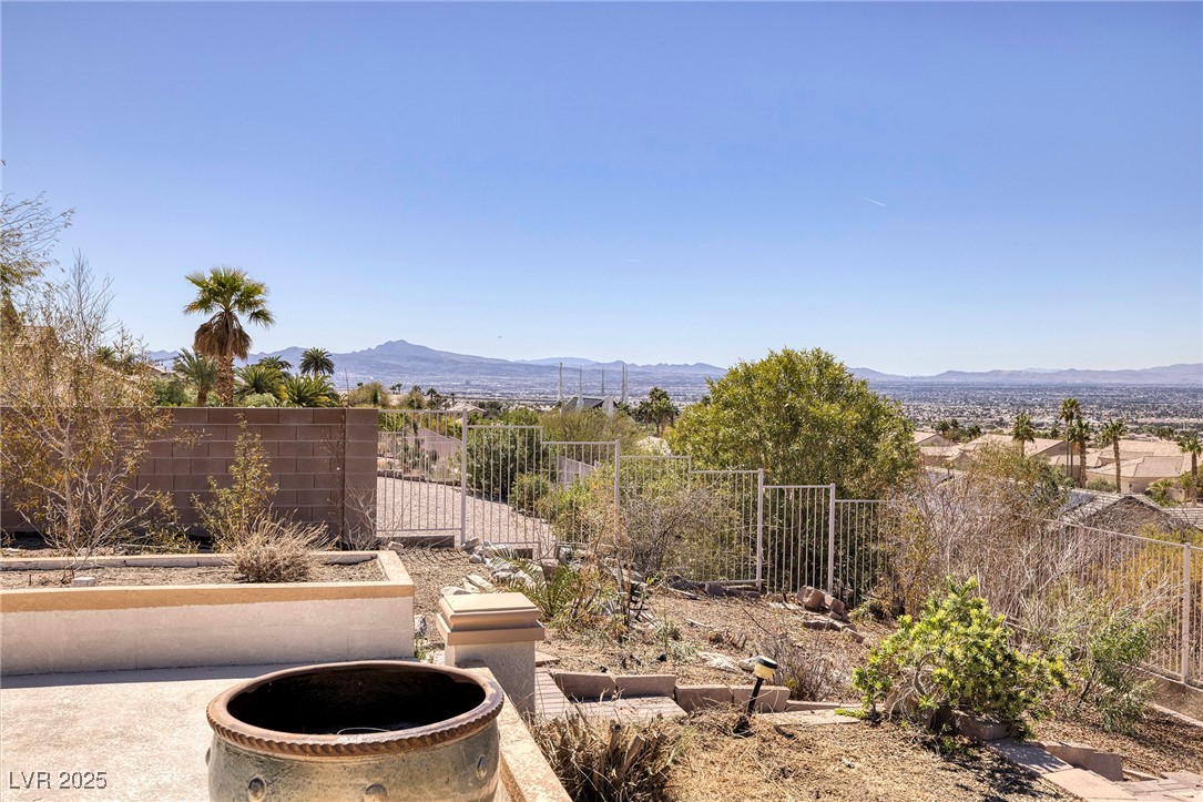 979 Evening Dew Drive, Las Vegas, Nevada image 12