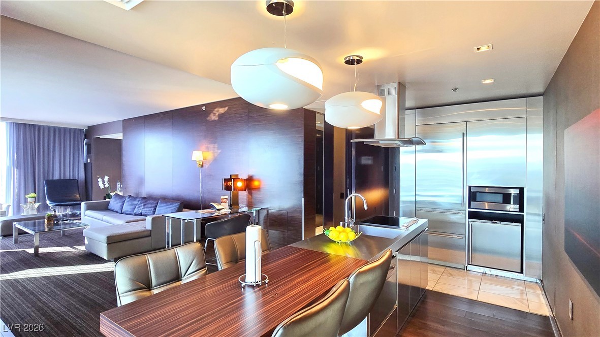 4381 W Flamingo Road 3621