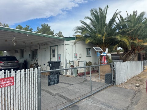 Mobile Home For Sale - 300 W Ivy Lane<br/> Pahrump, NV 89048