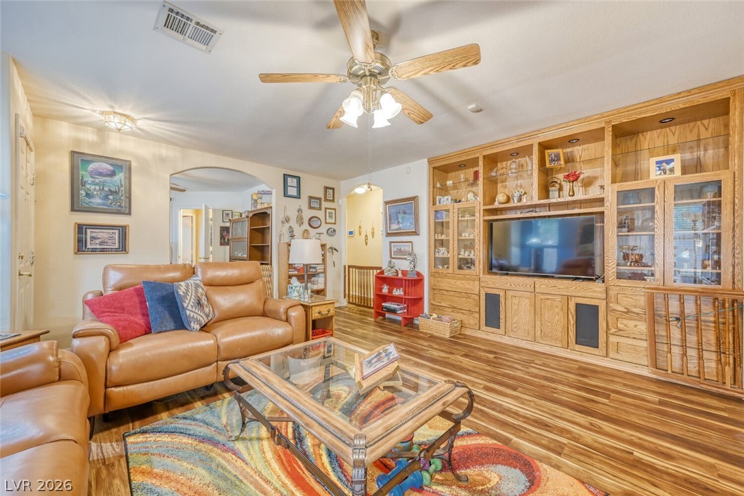 6413 Shining Sand Avenue