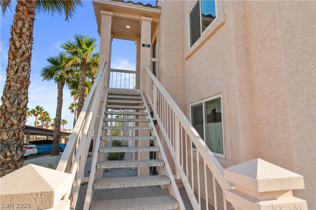 1928 Las Palmas Lane 228