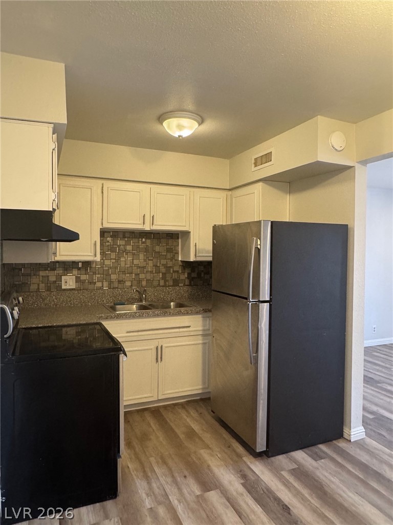 615 S Royal Crest Circle 24