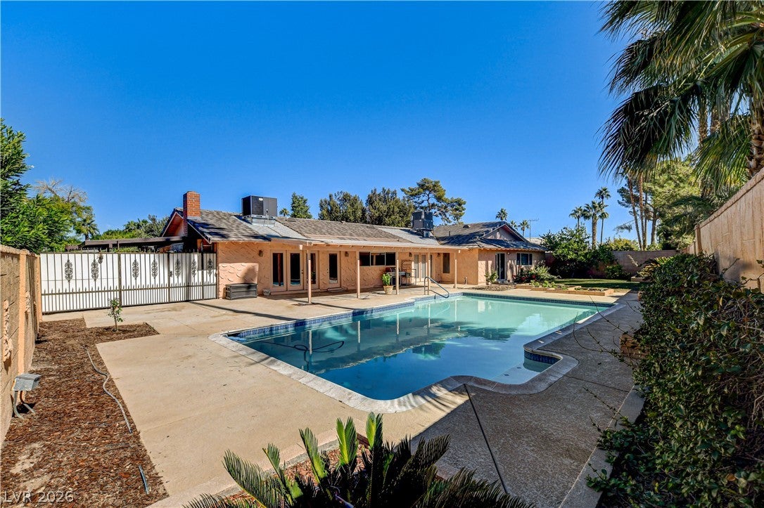 3753 Meadowcrest Drive