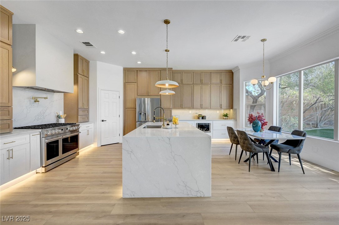 7808 Foothill Ash Avenue