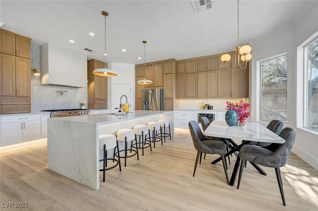 7808 Foothill Ash Avenue