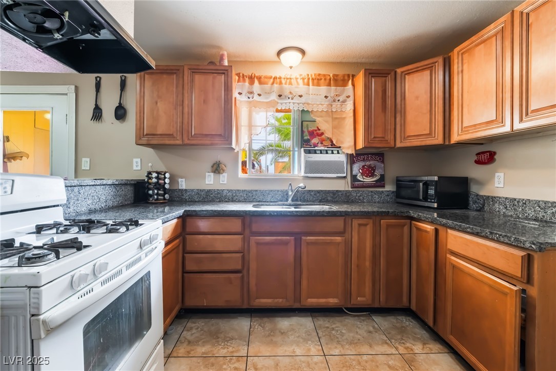 1413 S 17th Street, Las Vegas, Nevada image 9