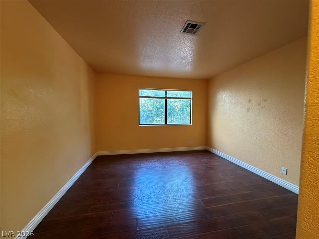 5072 S Rainbow Boulevard 202