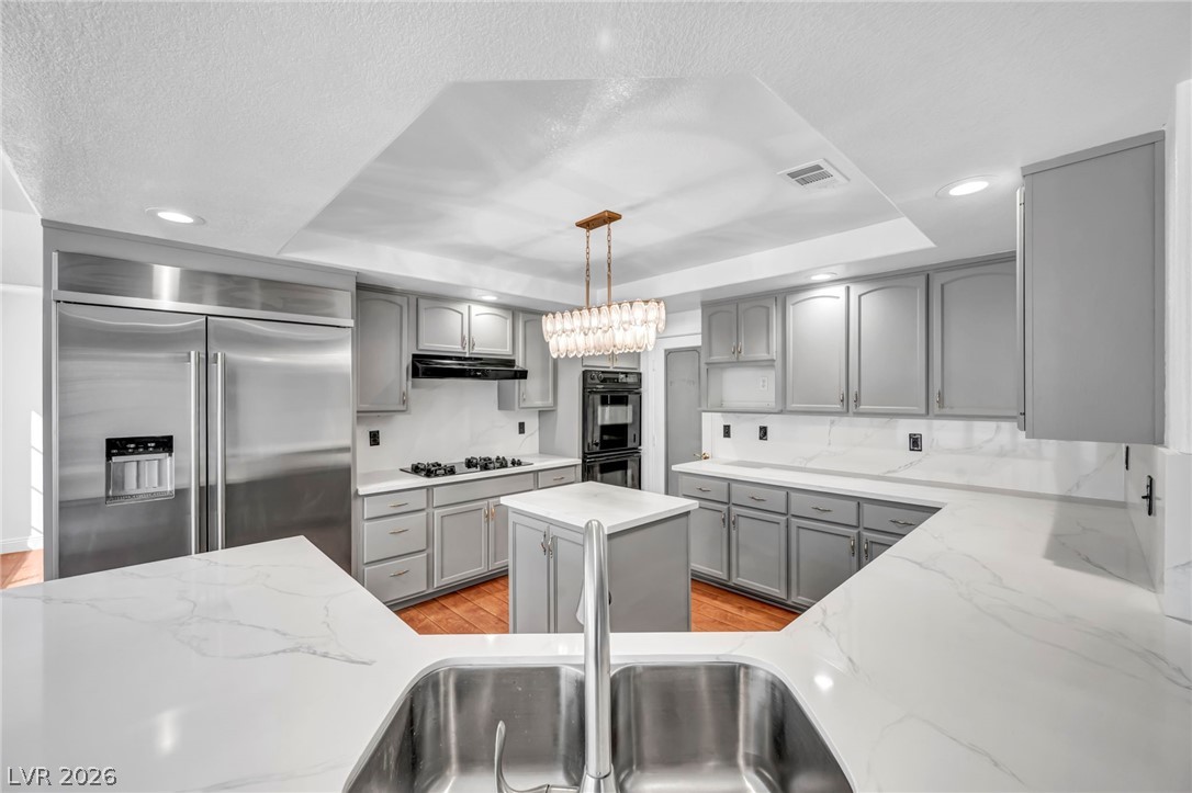 2707 Fan Palm Court